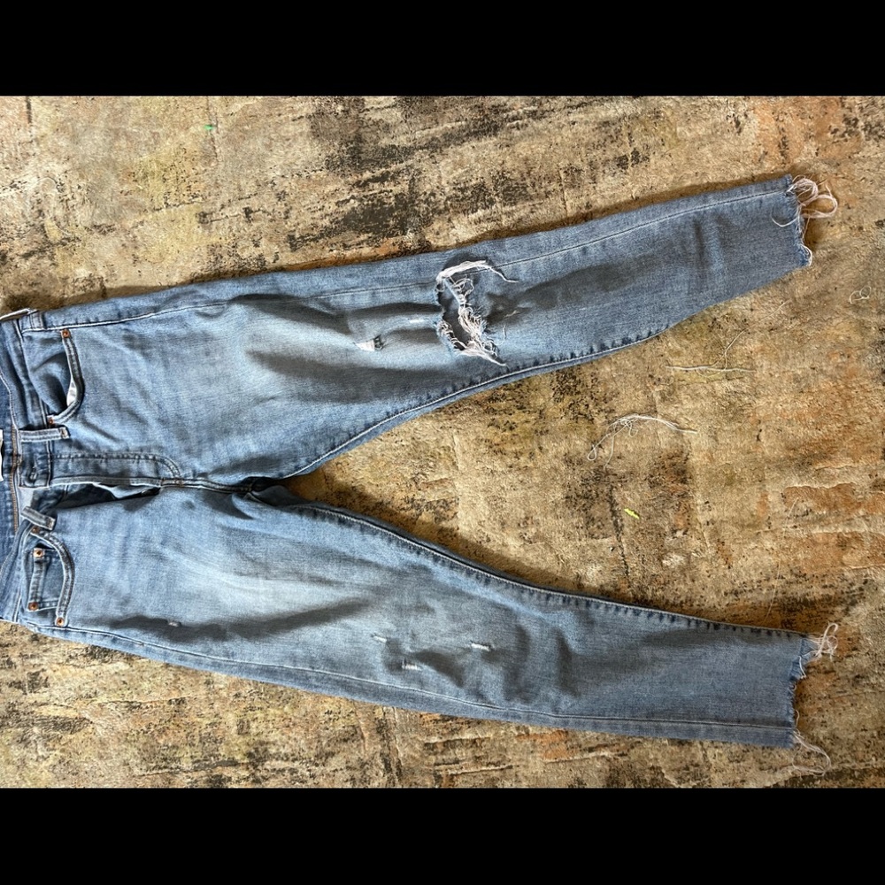 Levis ripped jeans